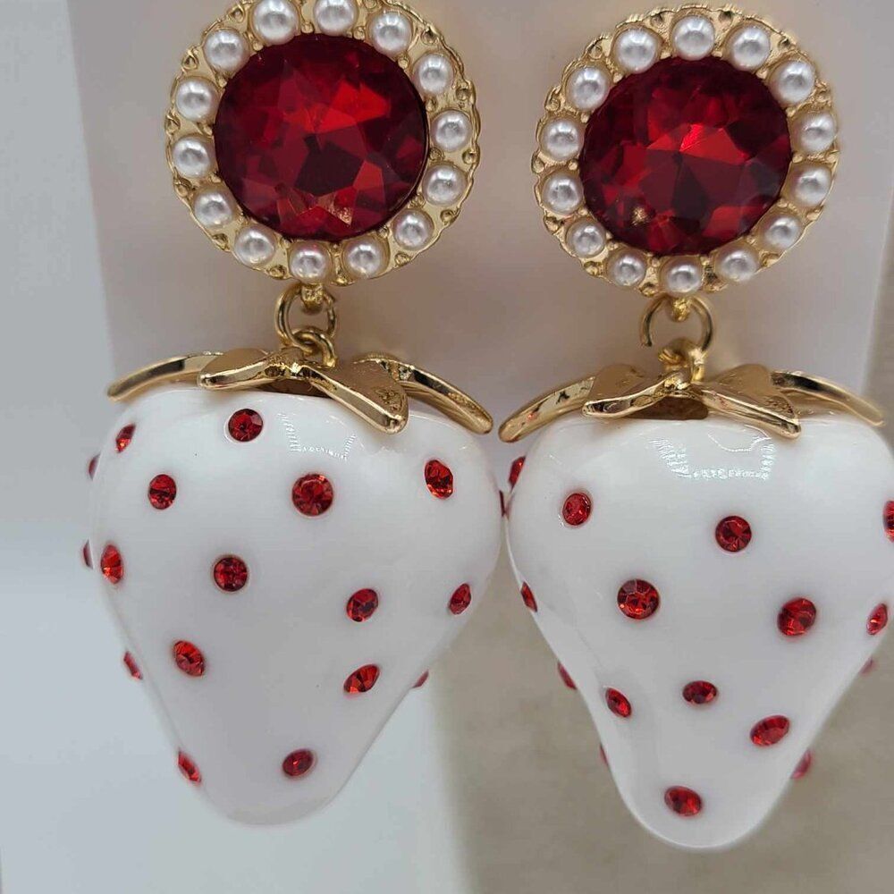 Betsey Johnson Enamel Red Crystal Strawberry Necklace & Earring Set NWT! NEW! - Picture 11 of 12